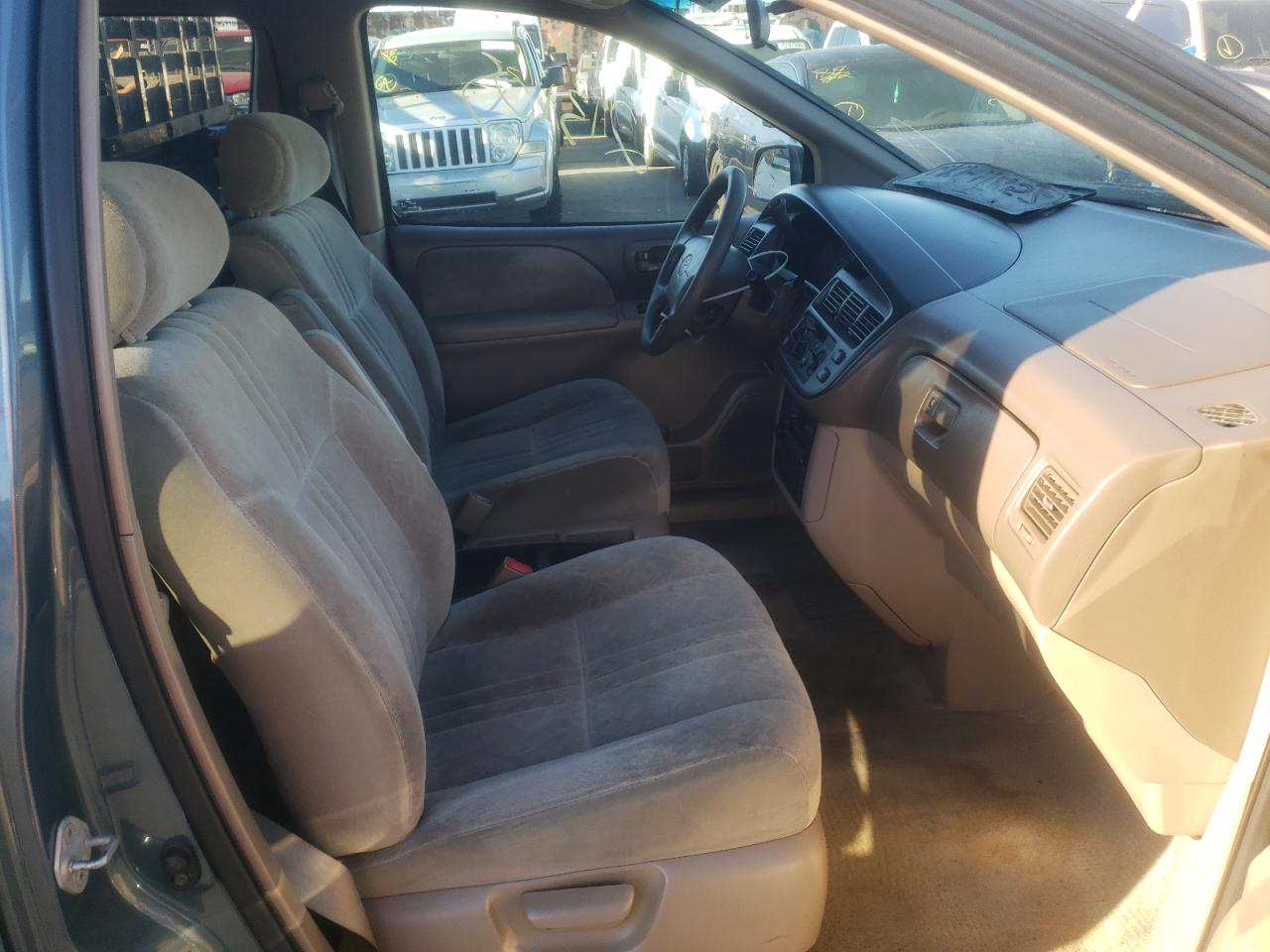 Photo 5 from auction – 2000 TOYOTA SIENNA LE with VIN 4T3ZF13C5YU247796