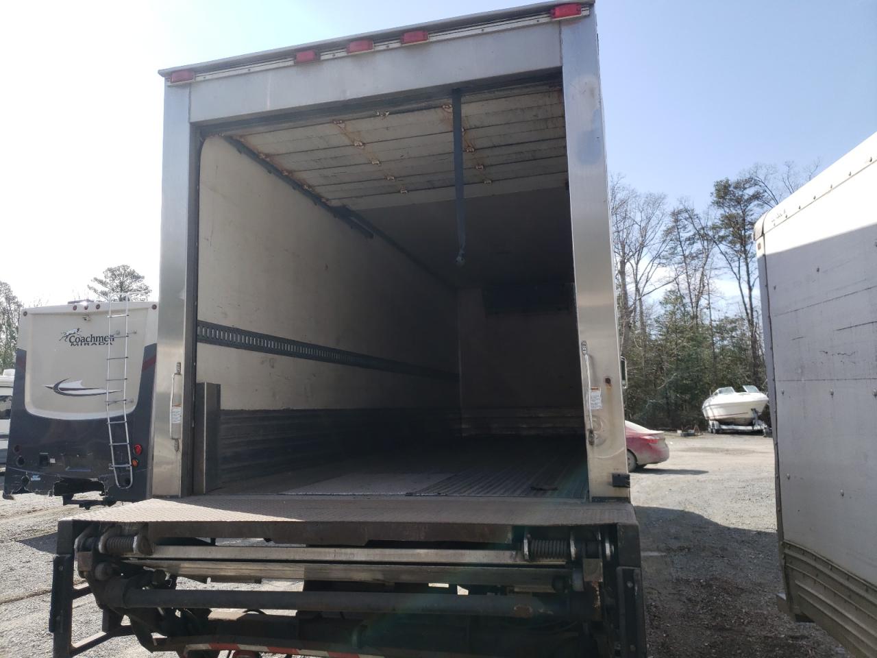 Photo 6 from auction – 2006 PETERBILT 335 with VIN 2NPLHD7X36M630454