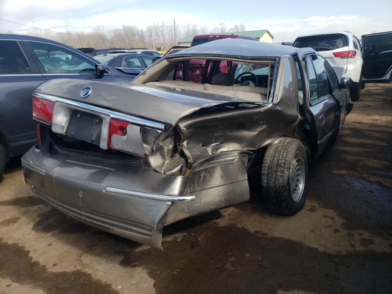 Photo 4 from auction – 2001 MERCURY GRAND MARQ with VIN 2MEFM75W41X709097