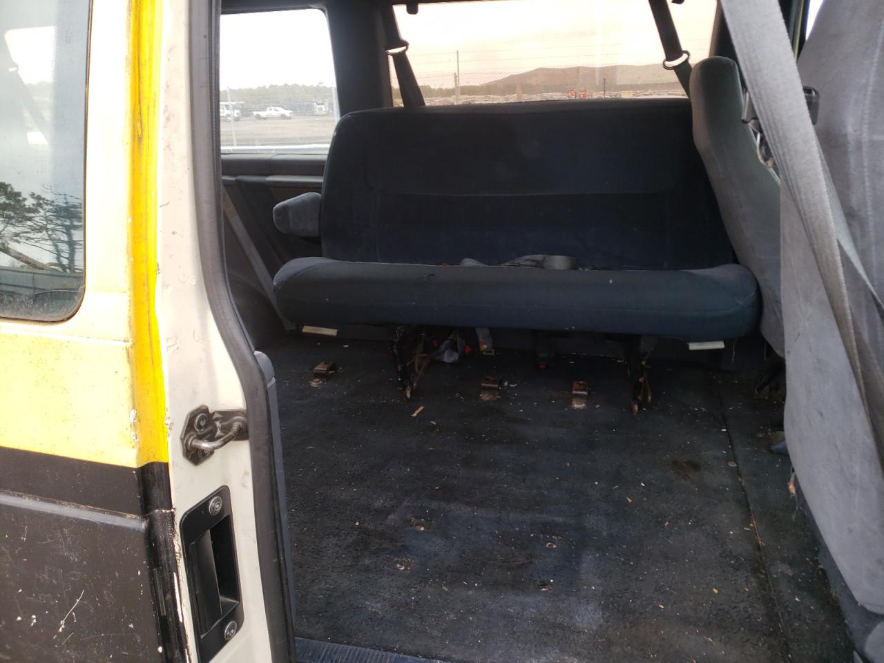 Photo 6 from auction – 1995 FORD ECONOLINE with VIN 1FBJS31H1SHB38742