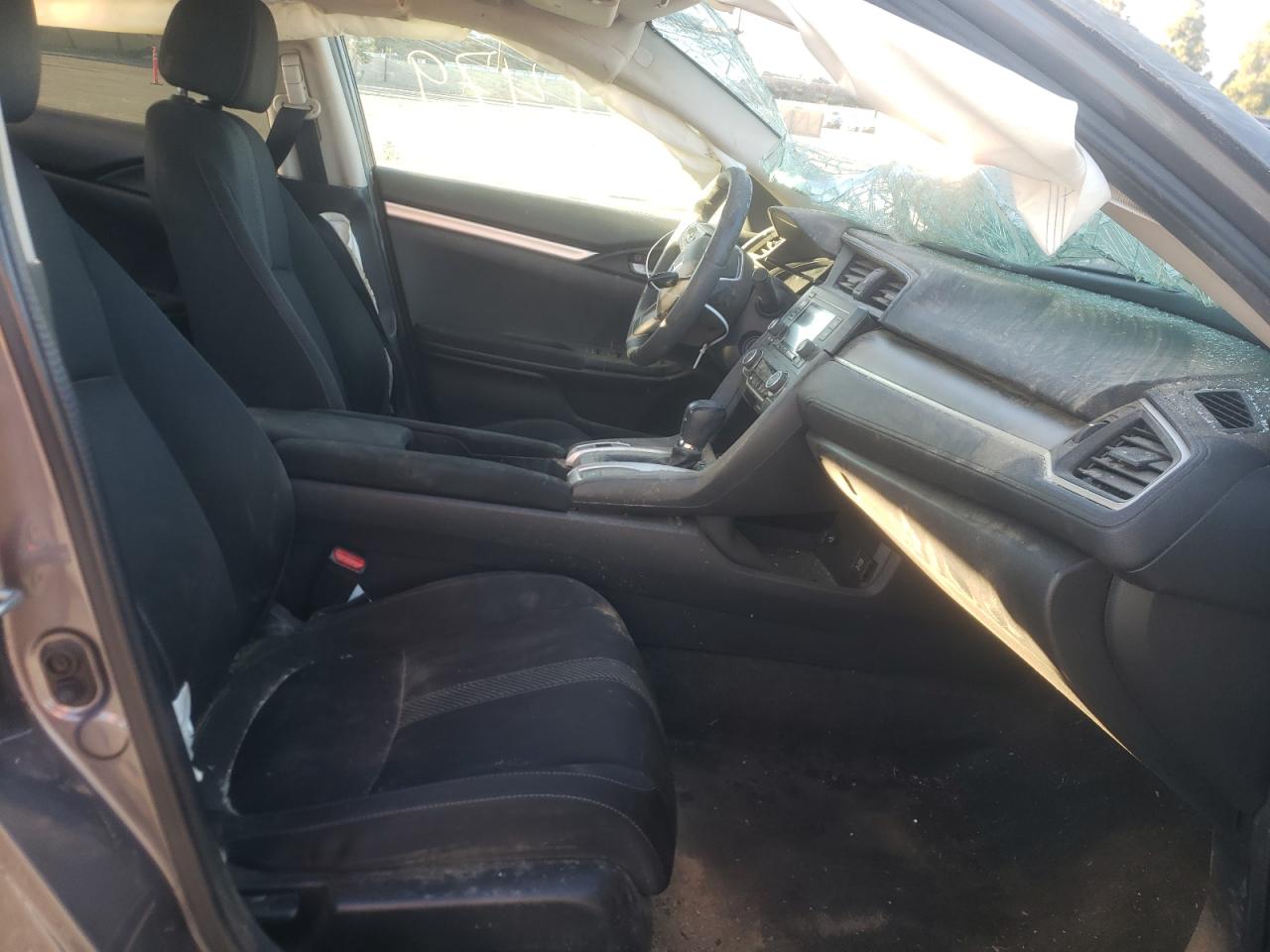 Photo 5 from auction – 2016 HONDA CIVIC LX with VIN 2HGFC2F51GH524541