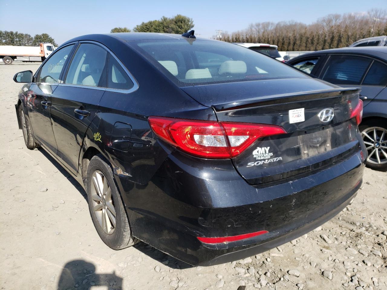 Photo 3 from auction – 2015 HYUNDAI SONATA SE with VIN 5NPE24AF4FH132037