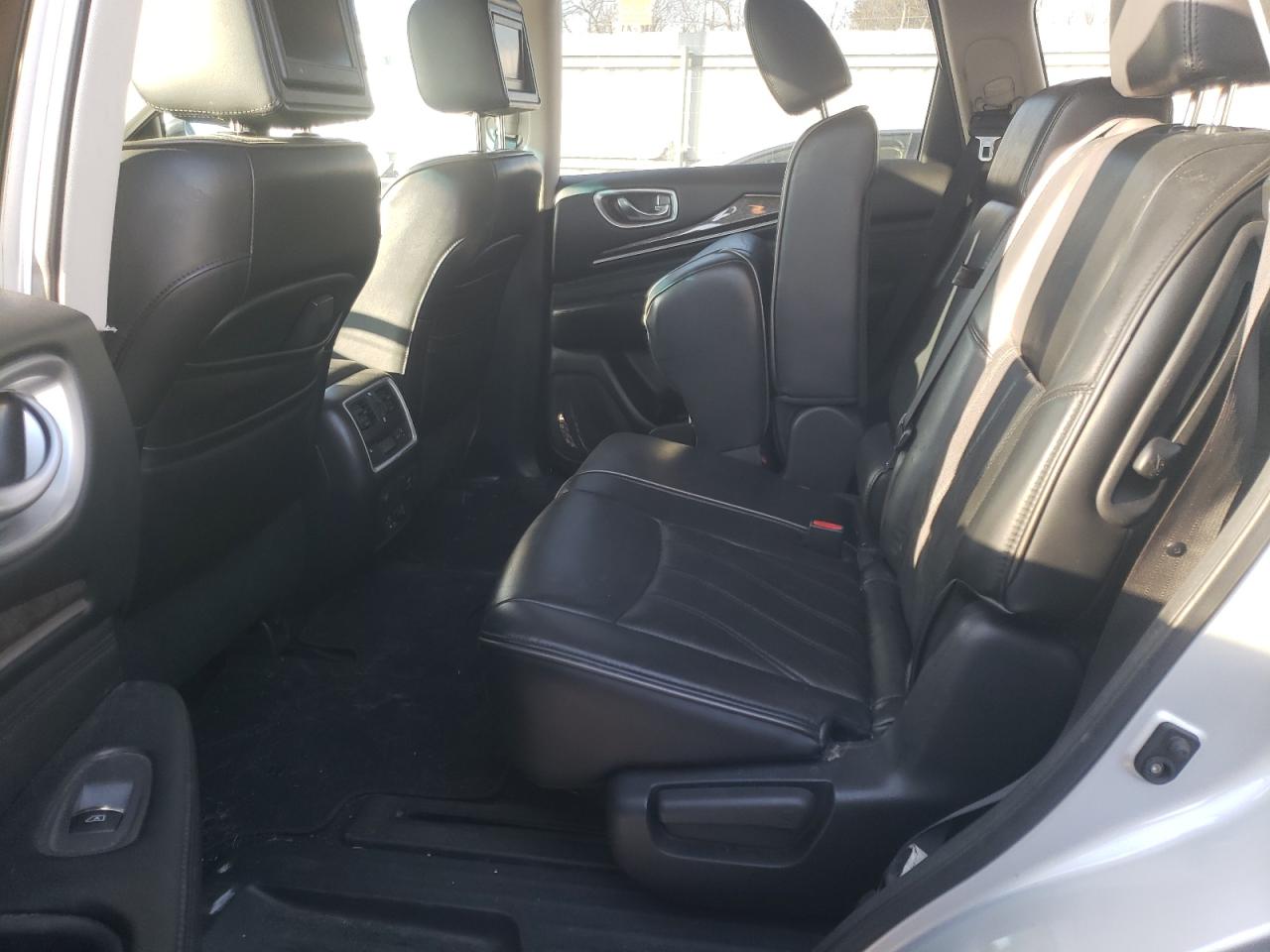 Photo 6 from auction – 2013 INFINITI JX35 with VIN 5N1AL0MMXDC350549