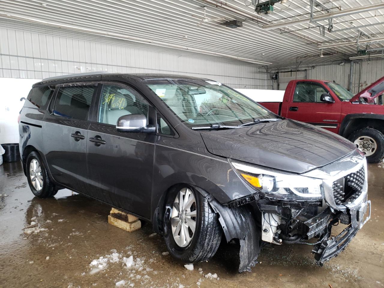 KIA SEDONA LX 2015 with VIN KNDMB5C15F6019372 - Photo from auction