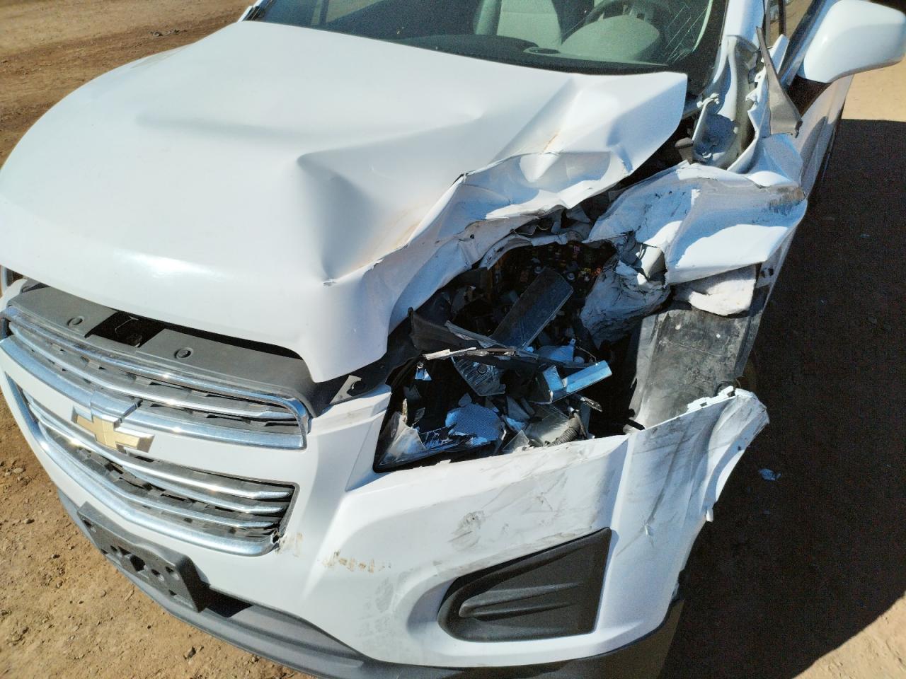 Photo 9 from auction – 2015 CHEVROLET TRAX 1LS with VIN 3GNCJPSB3FL245279