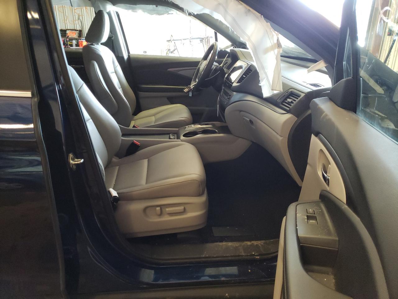 Photo 5 from auction – 2020 HONDA RIDGELINE with VIN 5FPYK3F54LB013459
