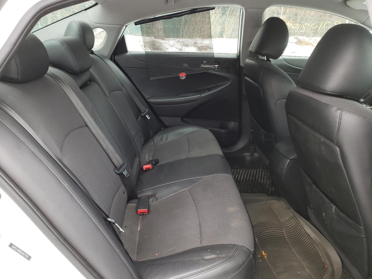 Photo 6 from auction – 2014 HYUNDAI SONATA SE with VIN 5NPEC4AB8EH857195