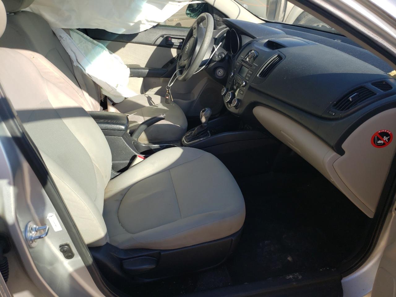 Photo 5 from auction – 2012 KIA FORTE EX with VIN KNAFU4A25C5551440