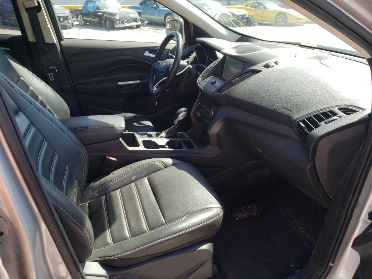 Photo 5 from auction – 2019 FORD ESCAPE SEL with VIN 1FMCU0HDXKUA90175