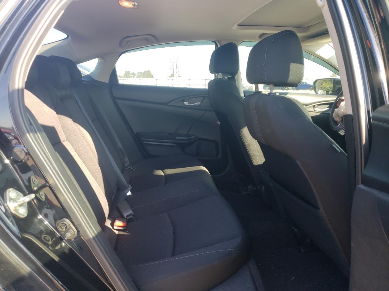 Photo 6 from auction – 2017 HONDA CIVIC EX with VIN 19XFC2F72HE018066