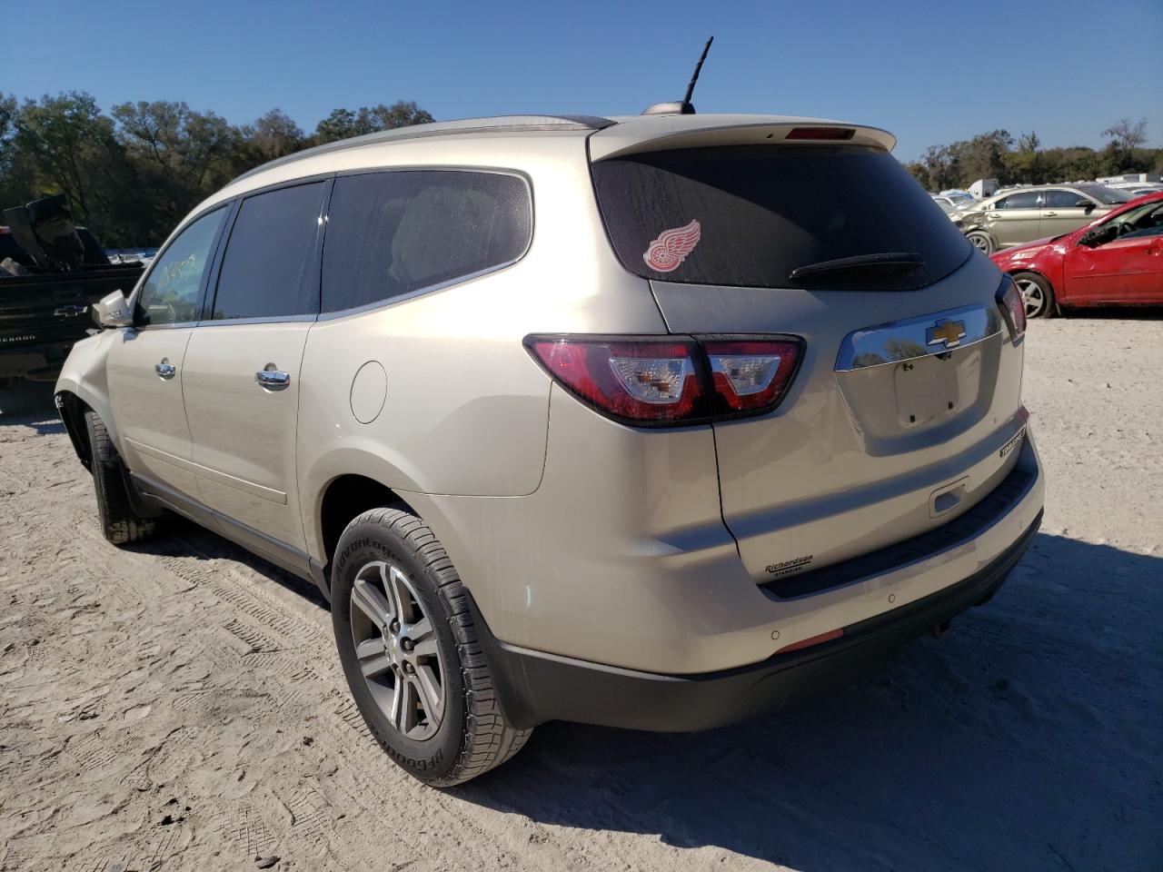 Photo 3 from auction – 2016 CHEVROLET TRAVERSE L with VIN 1GNKRHKD8GJ255097