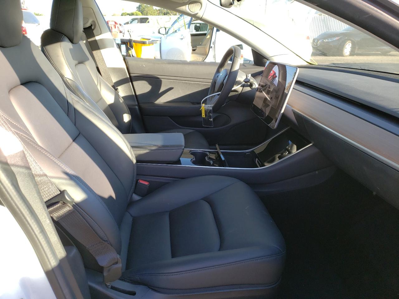 Photo 5 from auction – 2019 TESLA MODEL 3 with VIN 5YJ3E1EB9KF437093