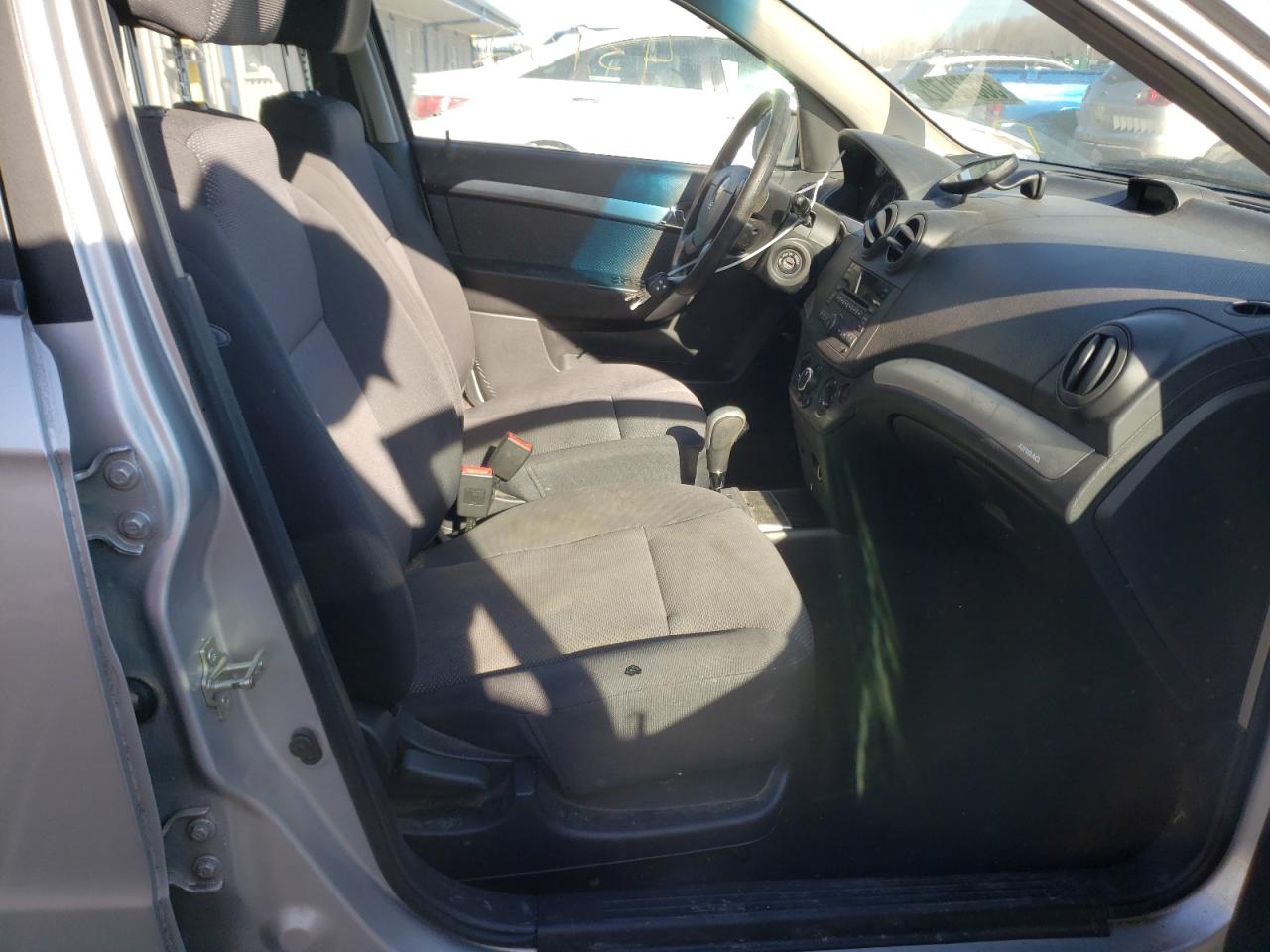 Photo 5 from auction – 2011 CHEVROLET AVEO LS with VIN KL1TD5DEXBB210320