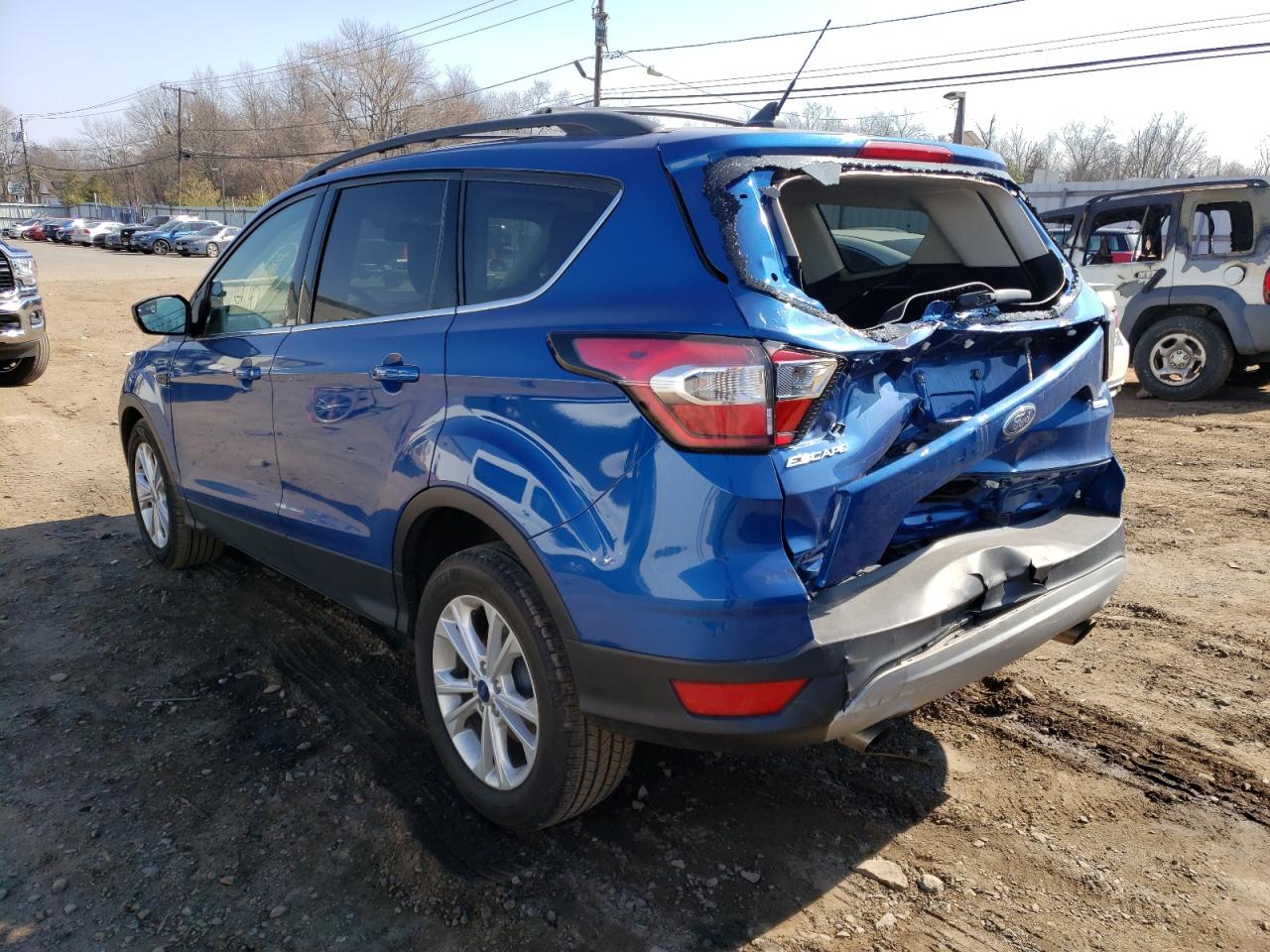 Photo 3 from auction – 2018 FORD ESCAPE SE with VIN 1FMCU0GD8JUD28105