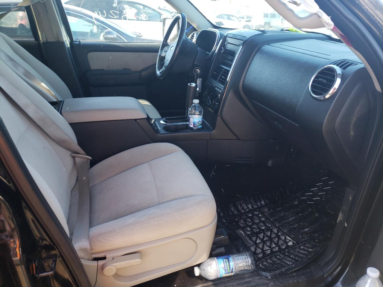 Photo 5 from auction – 2008 FORD EXPLORER X with VIN 1FMEU73E48UA98105