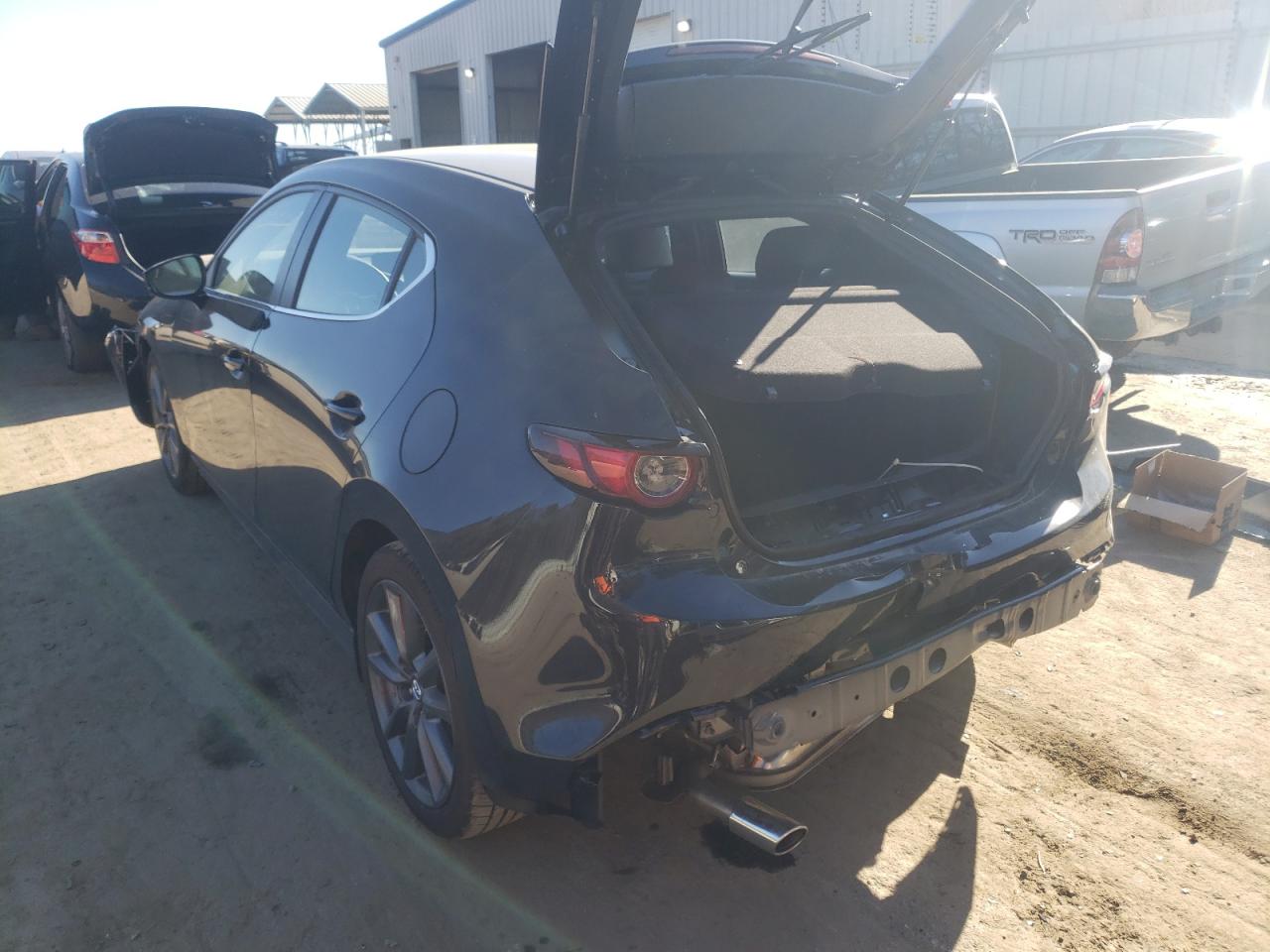 Photo 3 from auction – 2021 MAZDA 3 SELECT with VIN JM1BPAKL7M1400378