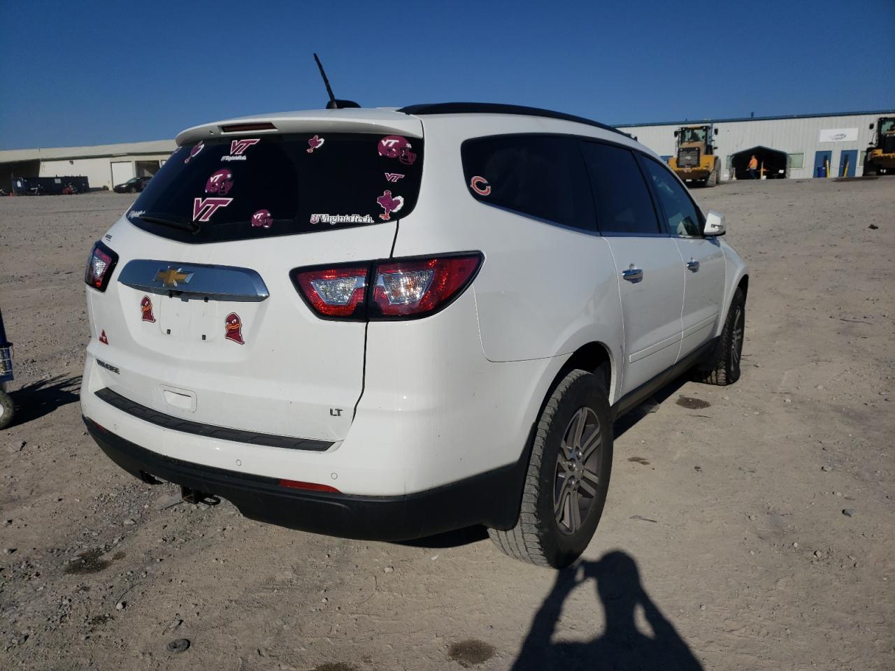 Photo 4 from auction – 2017 CHEVROLET TRAVERSE L with VIN 1GNKRGKD3HJ348086