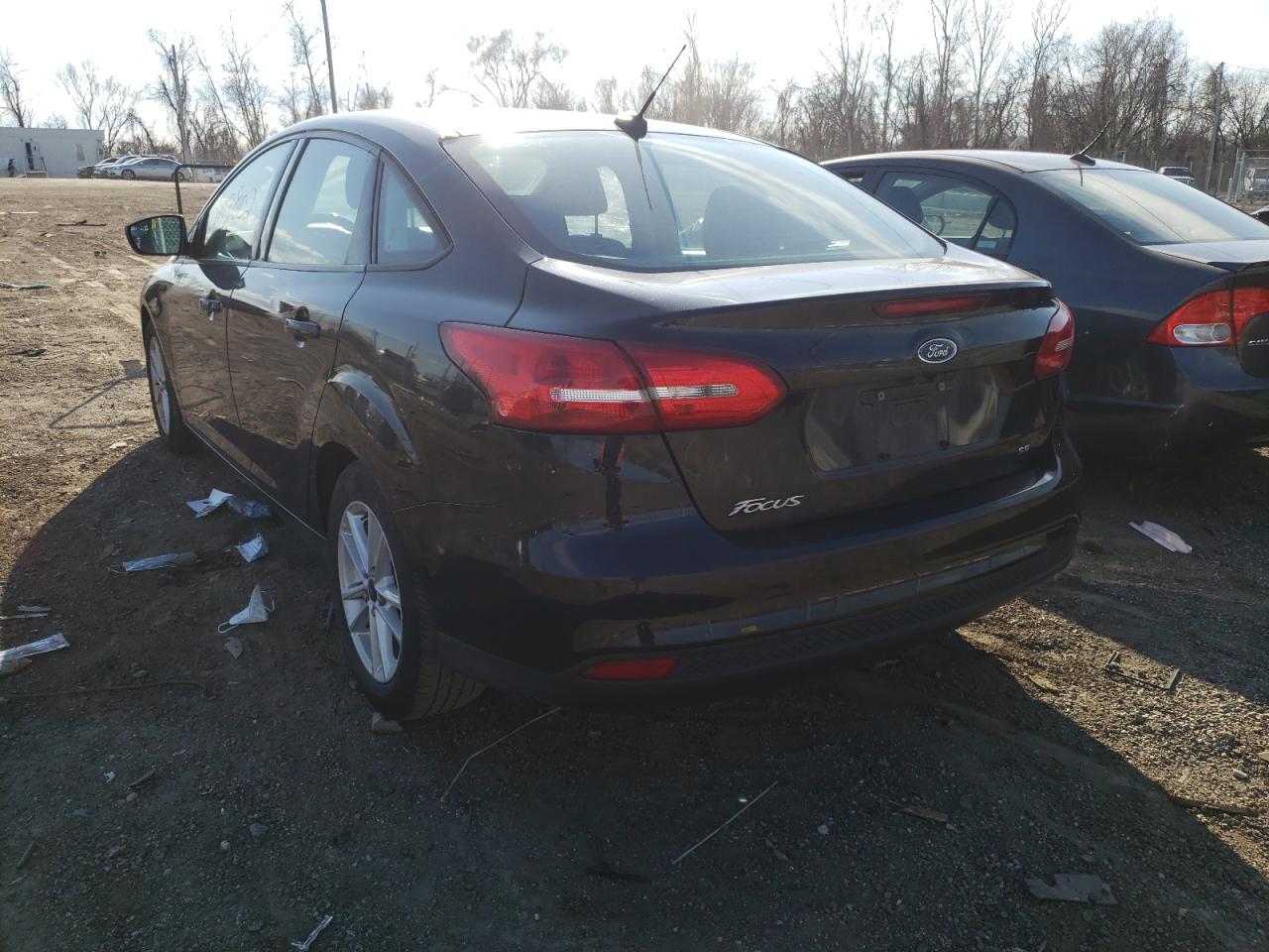 Photo 3 from auction – 2015 FORD FOCUS SE with VIN 1FADP3F22FL325933