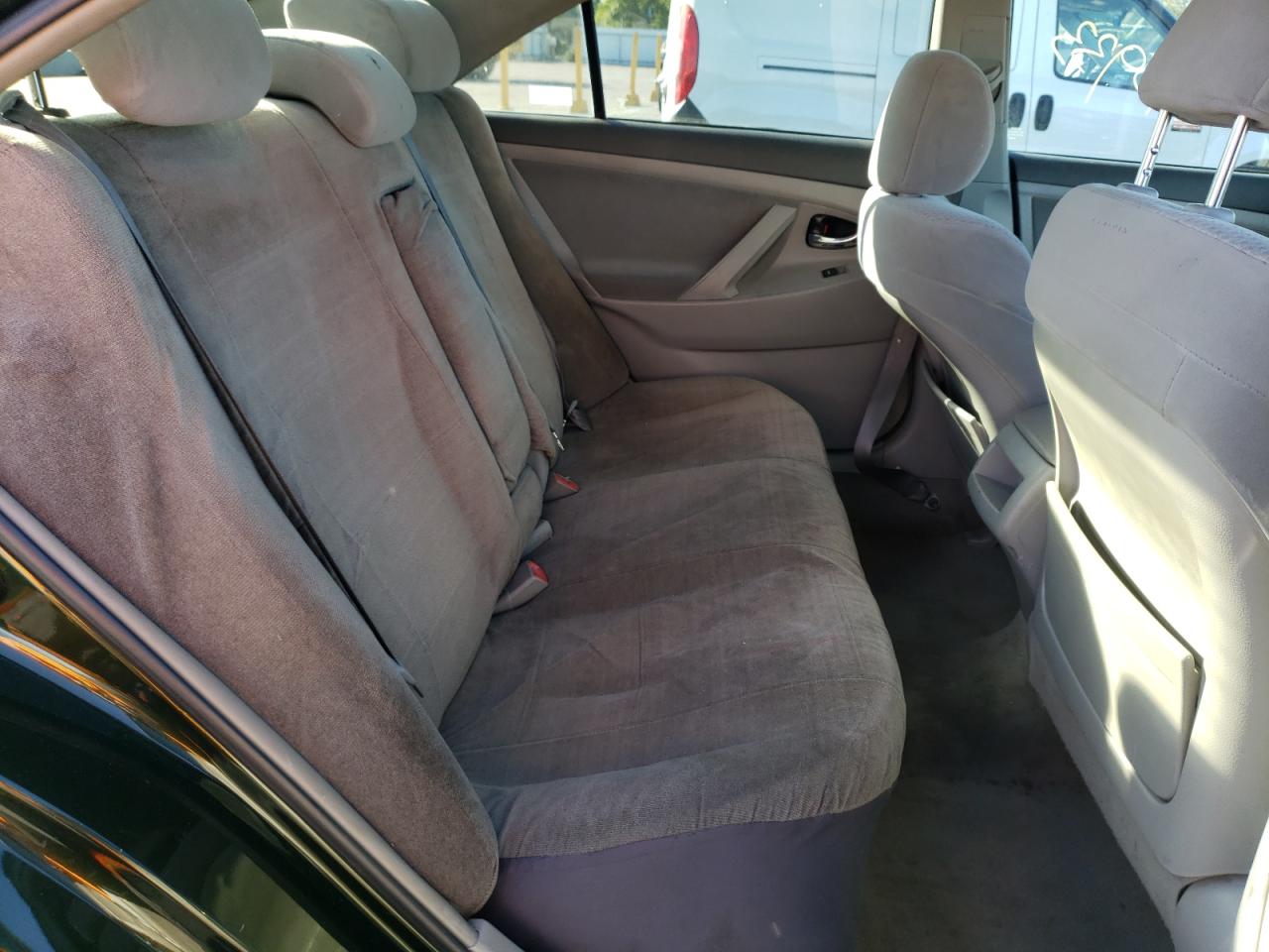 Photo 6 from auction – 2010 TOYOTA CAMRY with VIN 4T1BF3EK4AU516743