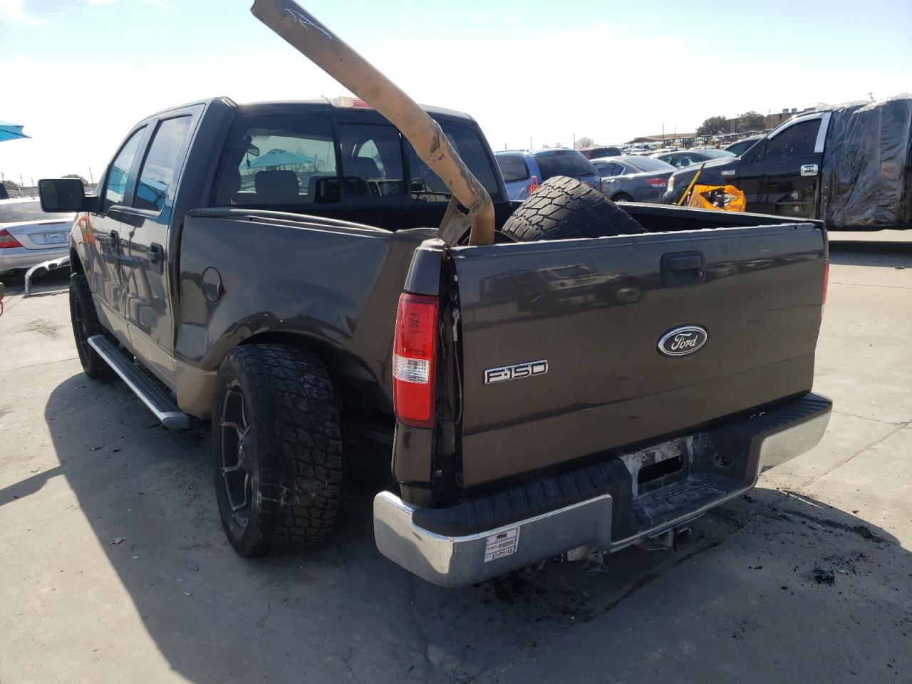 Photo 3 from auction – 2005 FORD F150 SUPER with VIN 1FTRW12W65KC39660