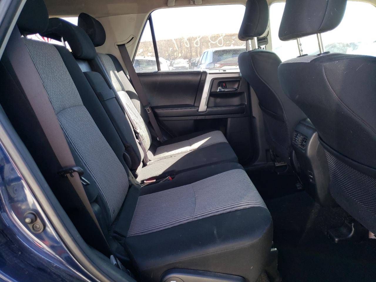 Photo 6 from auction – 2016 TOYOTA 4RUNNER SR with VIN JTEBU5JRXG5323813
