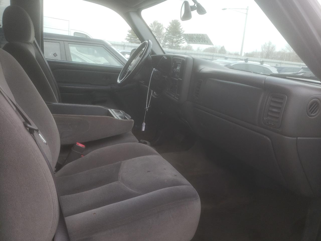 Photo 5 from auction – 2004 GMC NEW SIERRA with VIN 2GTEK19T641303071