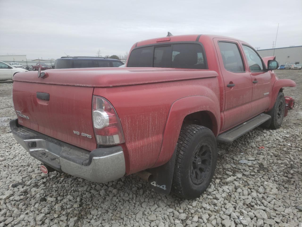 Photo 4 from auction – 2014 TOYOTA TACOMA DOU with VIN 3TMLU4EN6EM142323