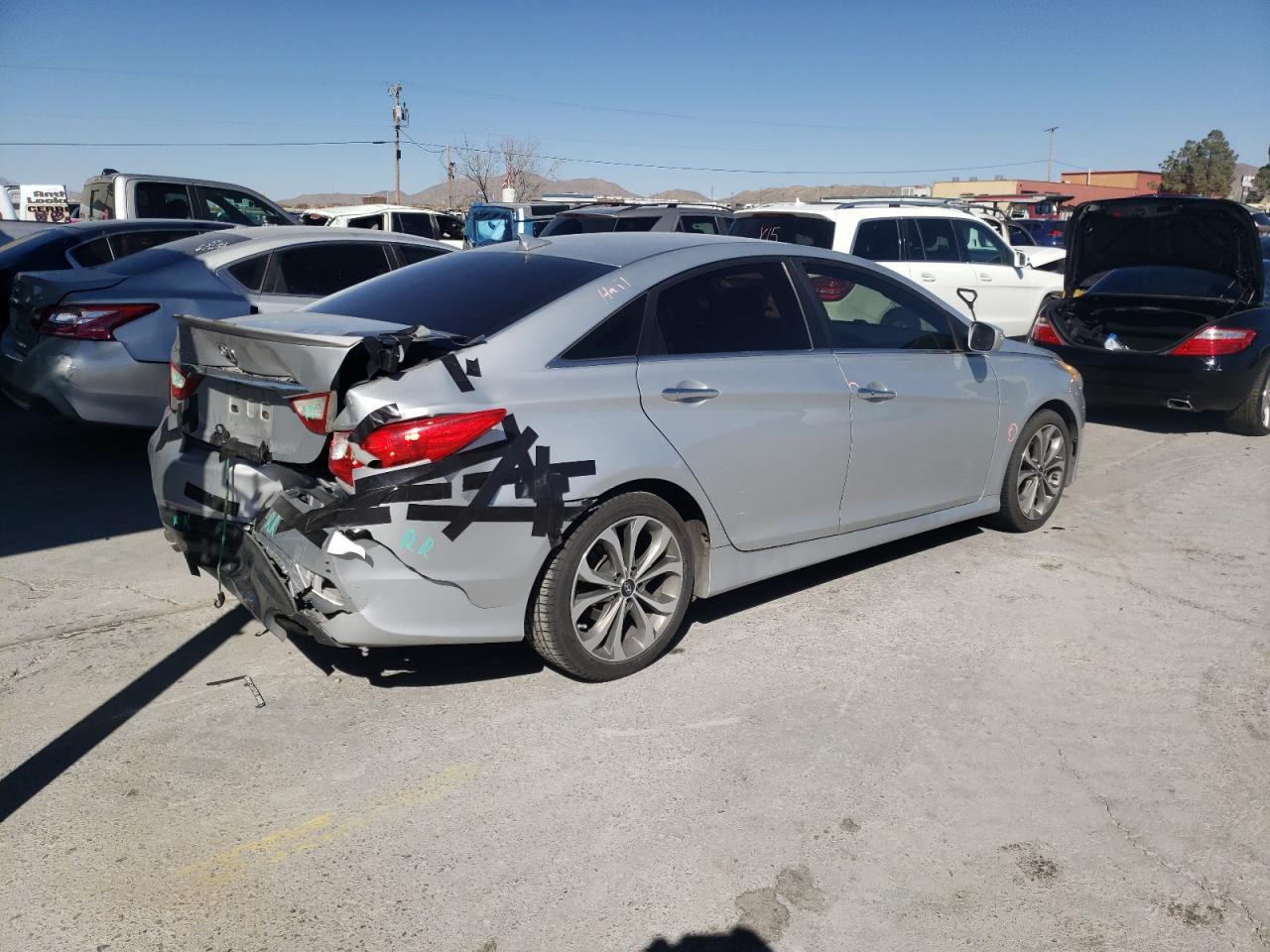 Photo 4 from auction – 2014 HYUNDAI SONATA SE with VIN 5NPEC4AC9EH821850