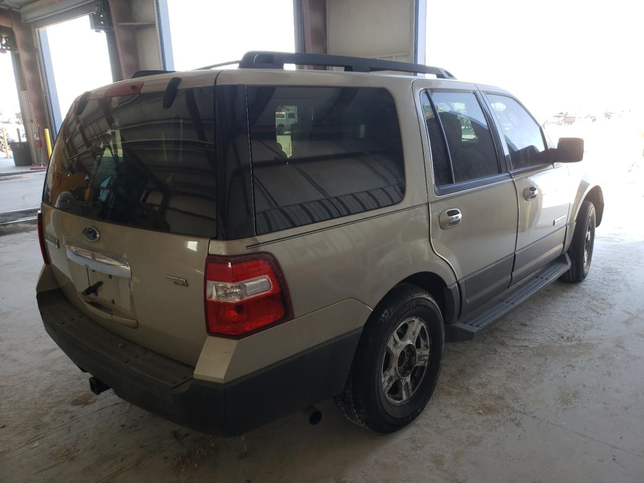 Photo 4 from auction – 2007 FORD EXPEDITION with VIN 1FMFU15517LA26491