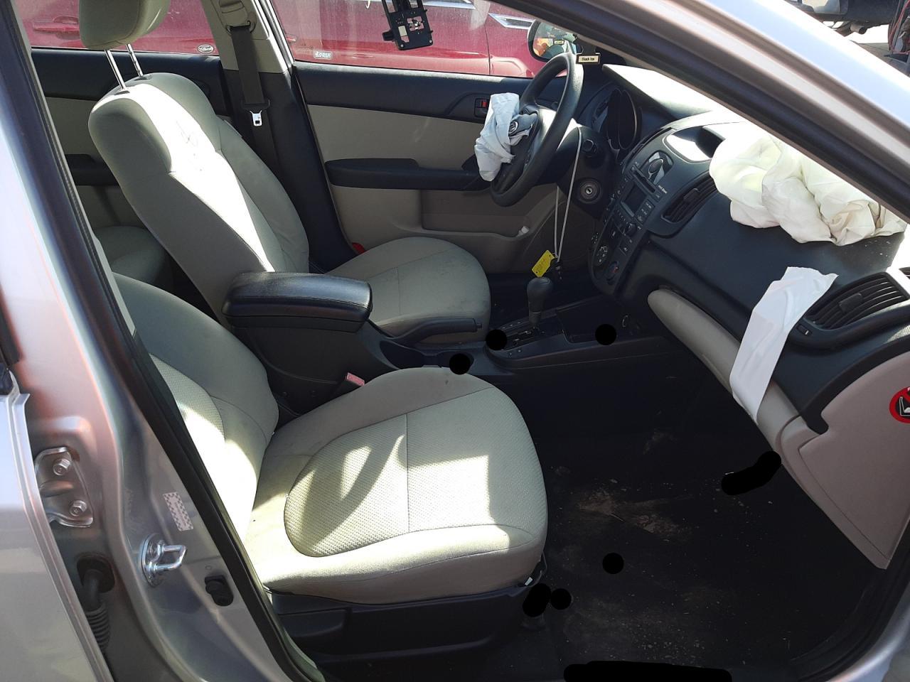 Photo 5 from auction – 2010 KIA FORTE EX with VIN KNAFU4A21A5055886