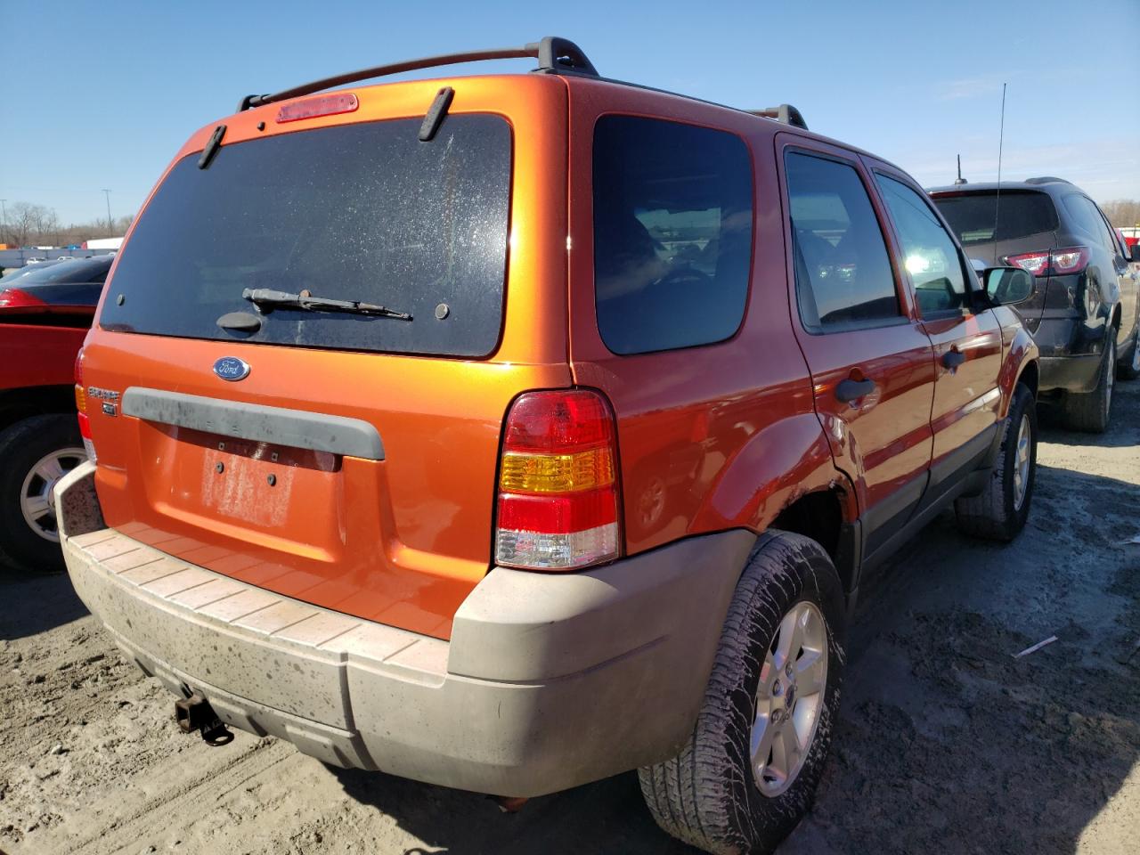 Photo 4 from auction – 2007 FORD ESCAPE with VIN 1FMCU93Z17KB18956