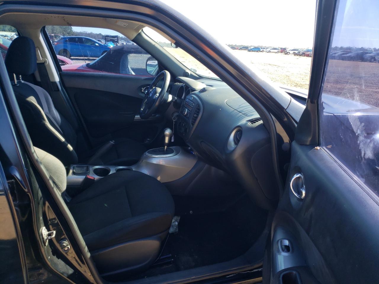 Photo 5 from auction – 2011 NISSAN JUKE S with VIN JN8AF5MVXBT005119