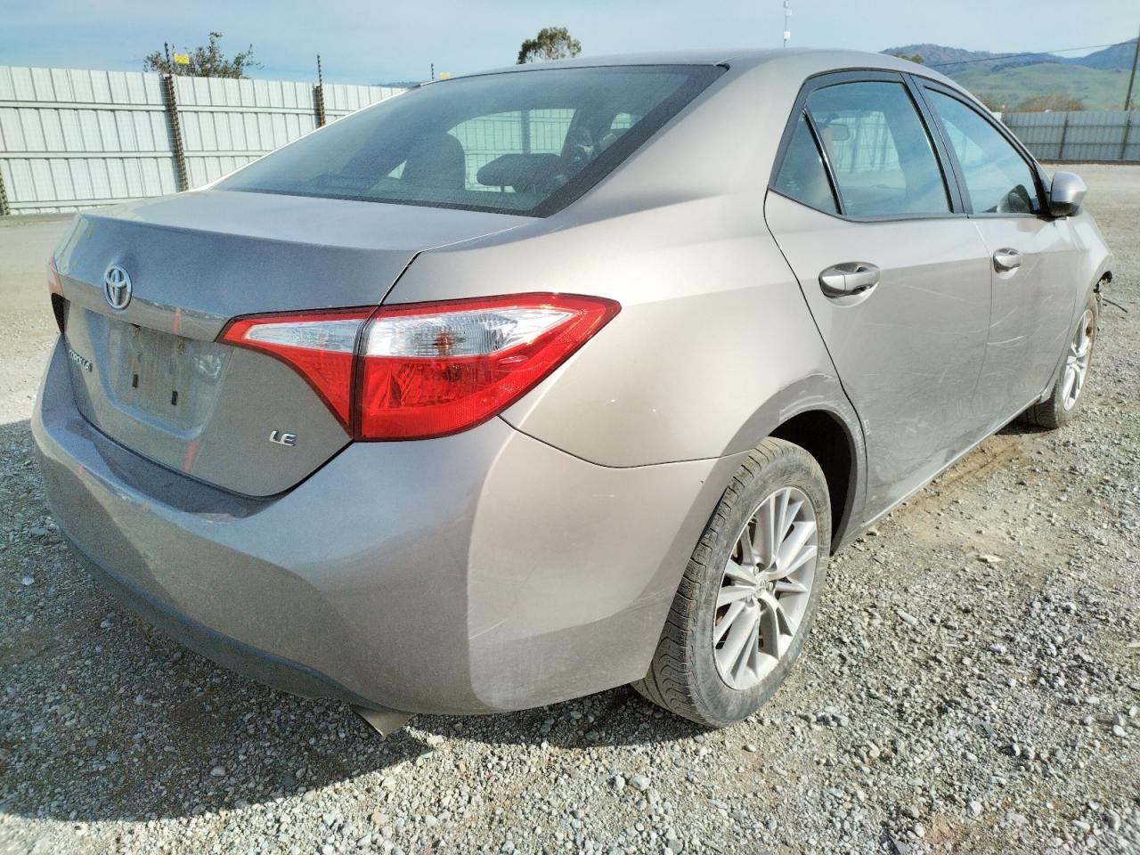 Photo 4 from auction – 2015 TOYOTA COROLLA L with VIN 2T1BURHE3FC393783