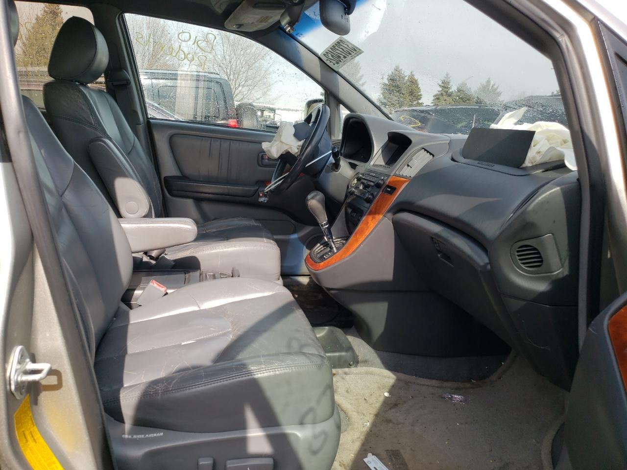 Photo 5 from auction – 2000 LEXUS RX 300 with VIN JT6HF10U8Y0155831