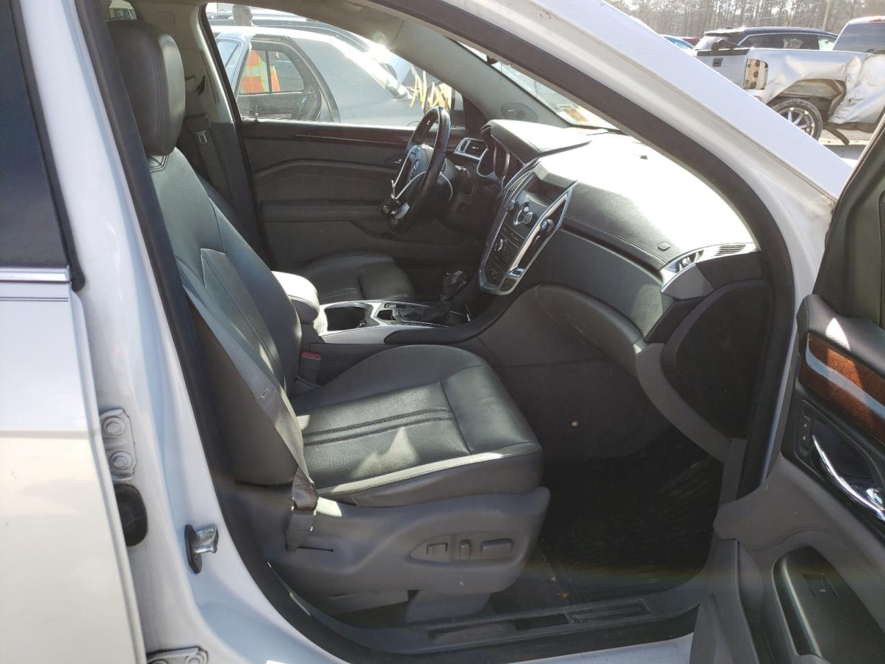 Фото 5 с аукциона – 2012 CADILLAC SRX PERFOR с VIN 3GYFNBE33CS643329