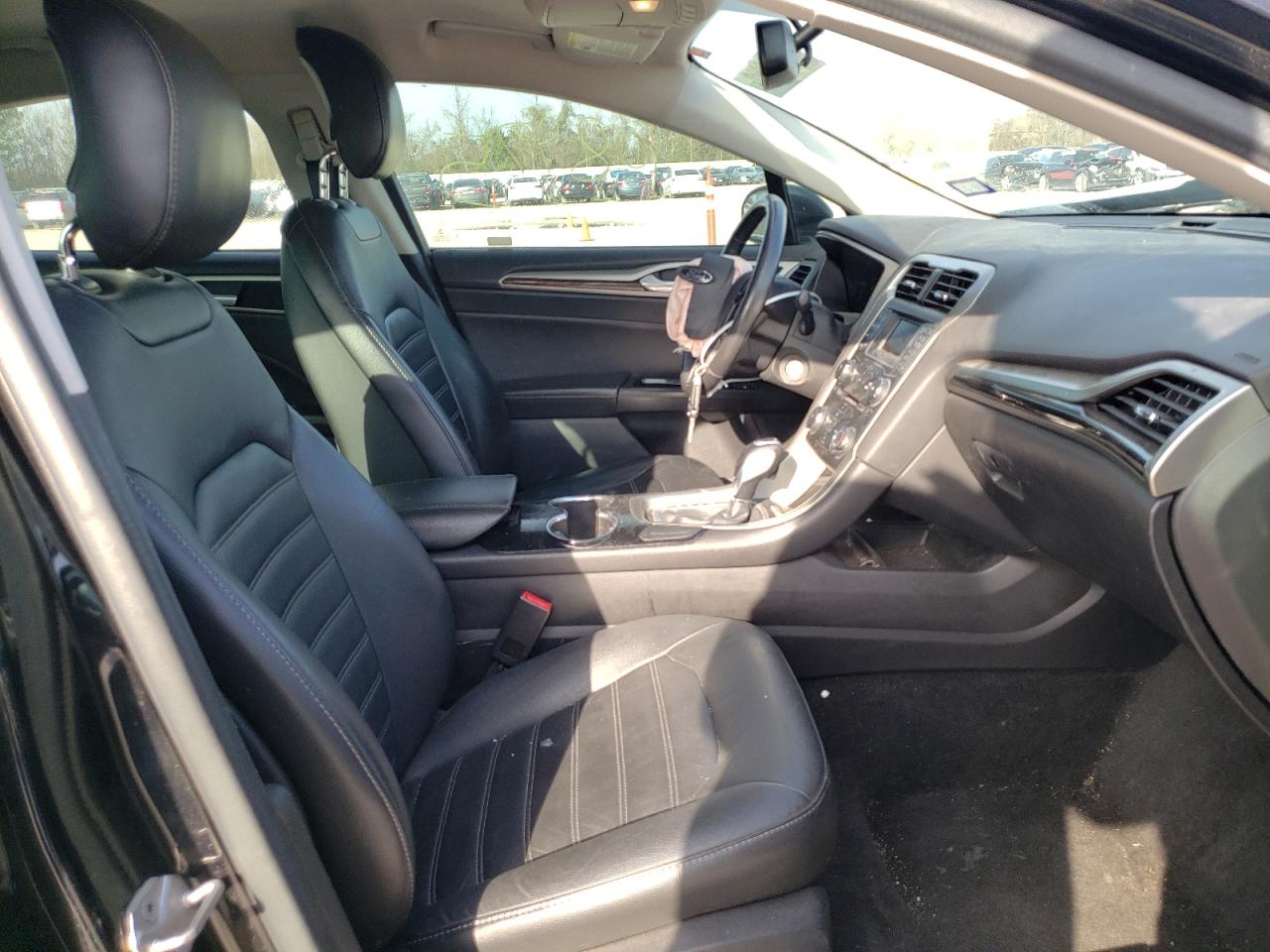 Photo 5 from auction – 2015 FORD FUSION SE with VIN 3FA6P0HD2FR136478
