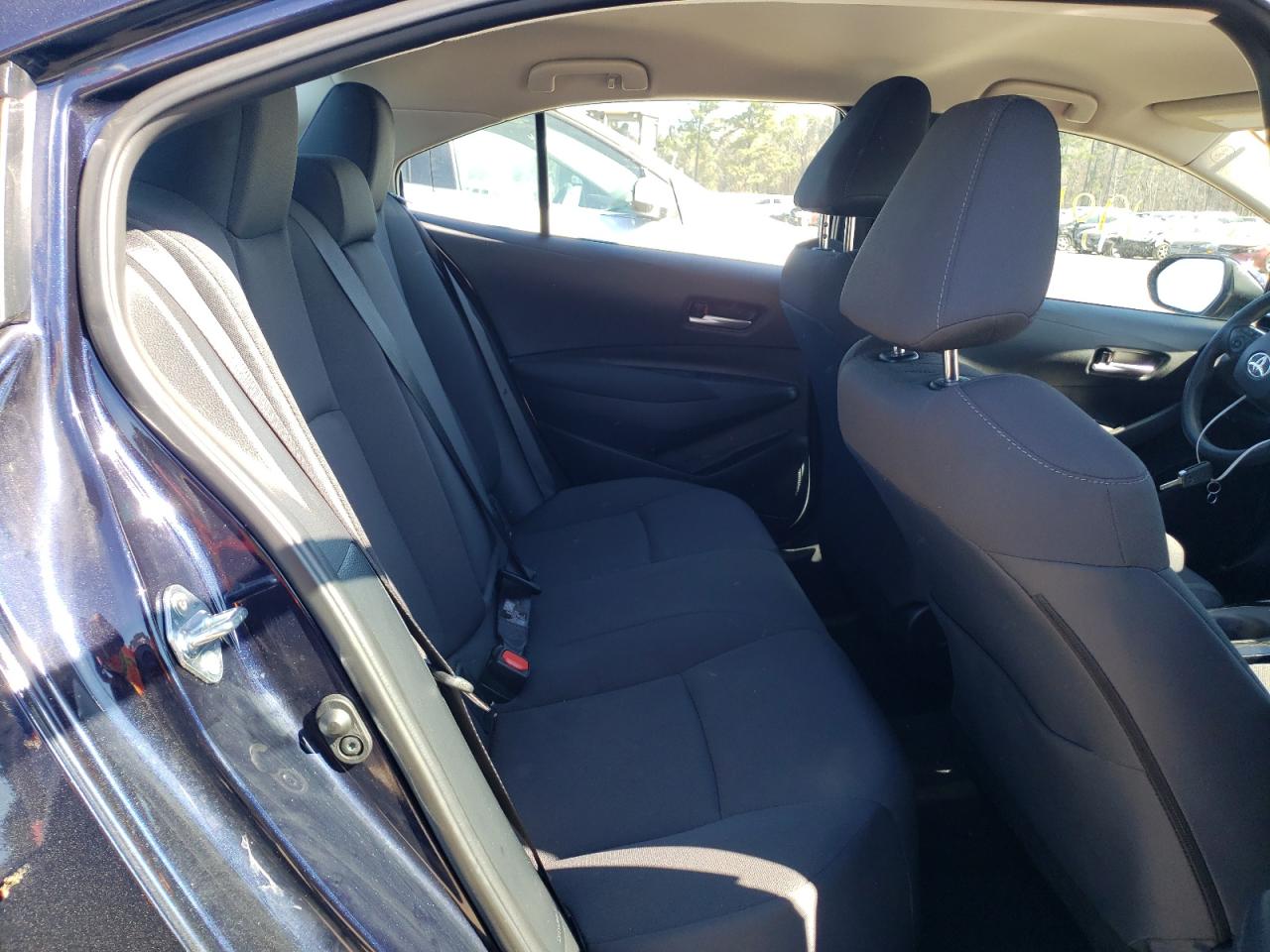 Photo 6 from auction – 2021 TOYOTA COROLLA LE with VIN 5YFEPMAE4MP217789