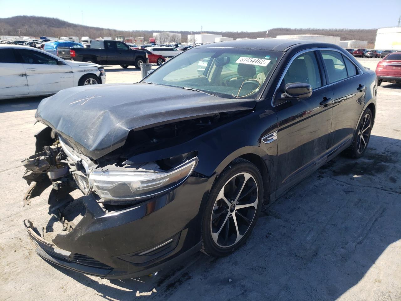 Фото 2 с аукциона – 2015 FORD TAURUS SEL с VIN 1FAHP2E82FG175414