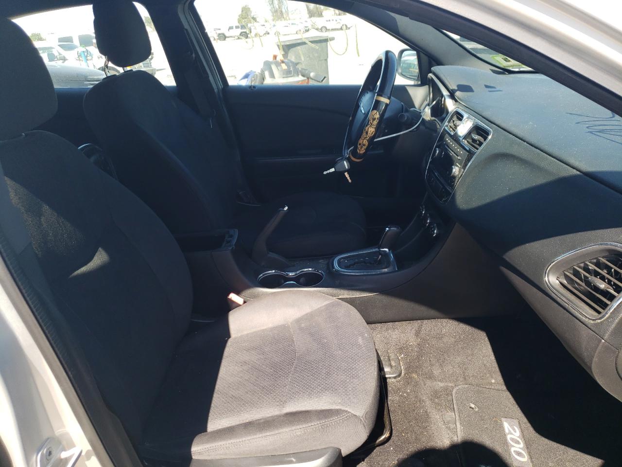 Photo 5 from auction – 2012 CHRYSLER 200 LX with VIN 1C3CCBAB4CN282008