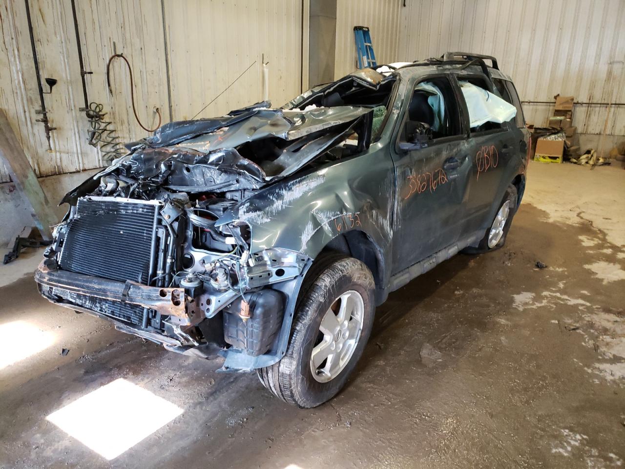 Photo 2 from auction – 2011 FORD ESCAPE XLT with VIN 1FMCU9D75BKA03069