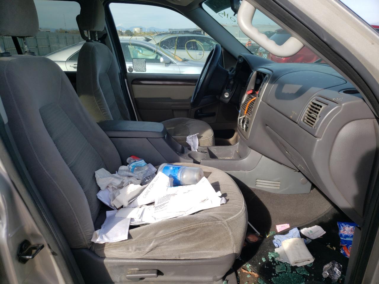 Foto 5 de la subasta – 2005 FORD EXPLORER X con VIN 1FMZU73K05ZA61834