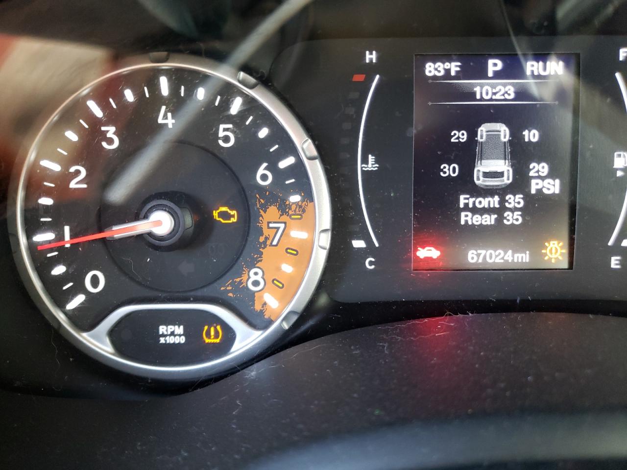 Photo 8 from auction – 2017 JEEP RENEGADE L with VIN ZACCJBBB8HPF60312