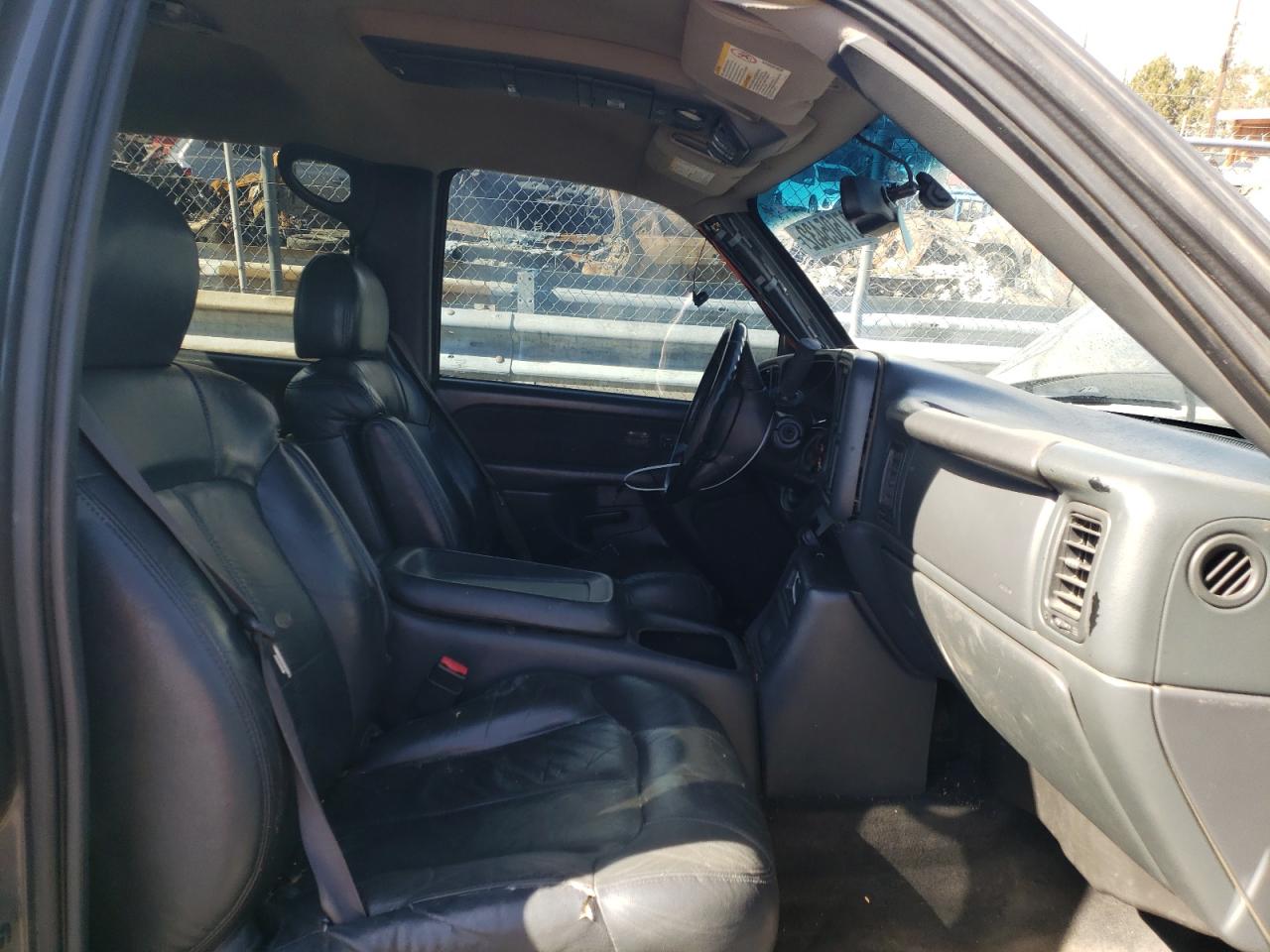 Photo 5 from auction – 2002 CHEVROLET SILVERADO with VIN 1GCHK231X2F223336
