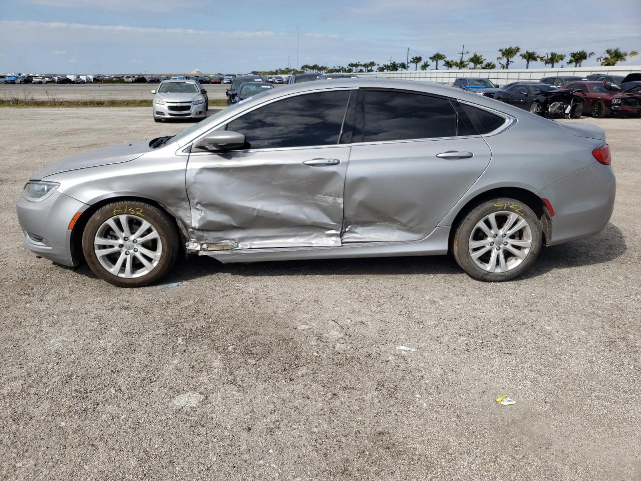 Photo 9 from auction – 2016 CHRYSLER 200 LIMITE with VIN 1C3CCCAB8GN152616