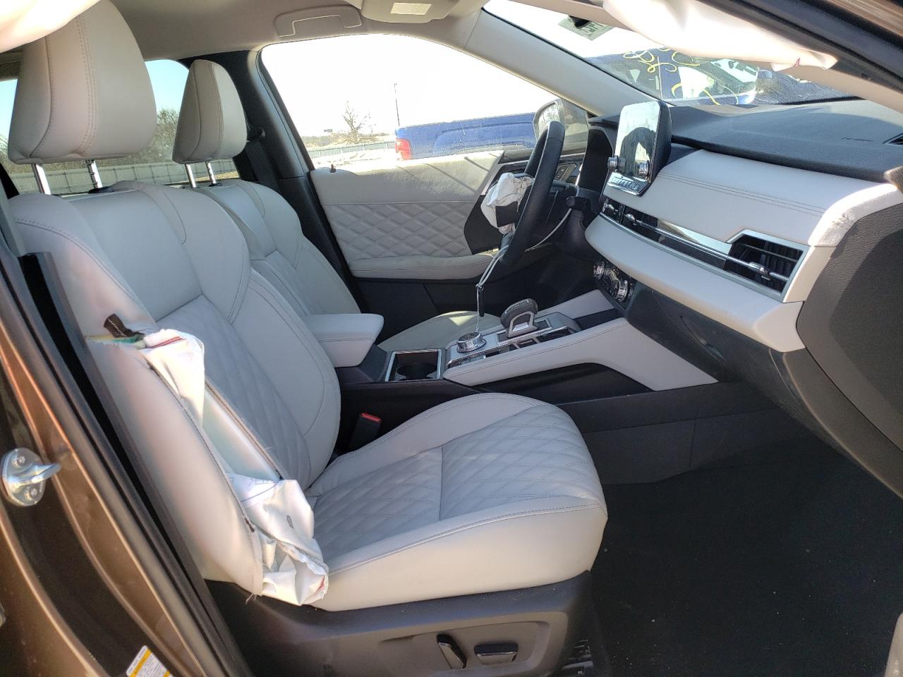 Photo 5 from auction – 2022 MITSUBISHI OUTLANDER with VIN JA4J3VA86NZ044286