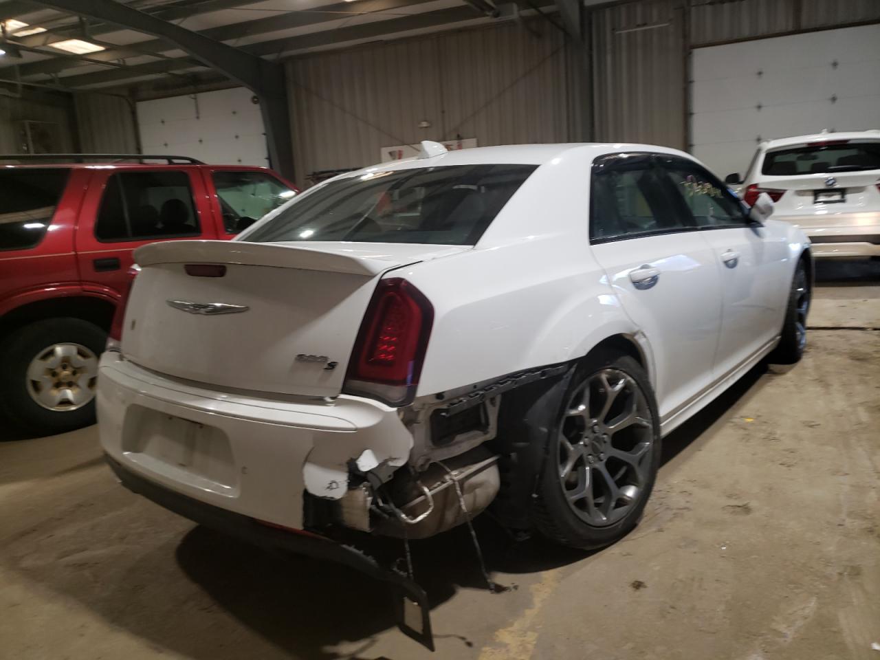 Photo 4 from auction – 2018 CHRYSLER 300 with VIN 2C3CCABG7JH243990