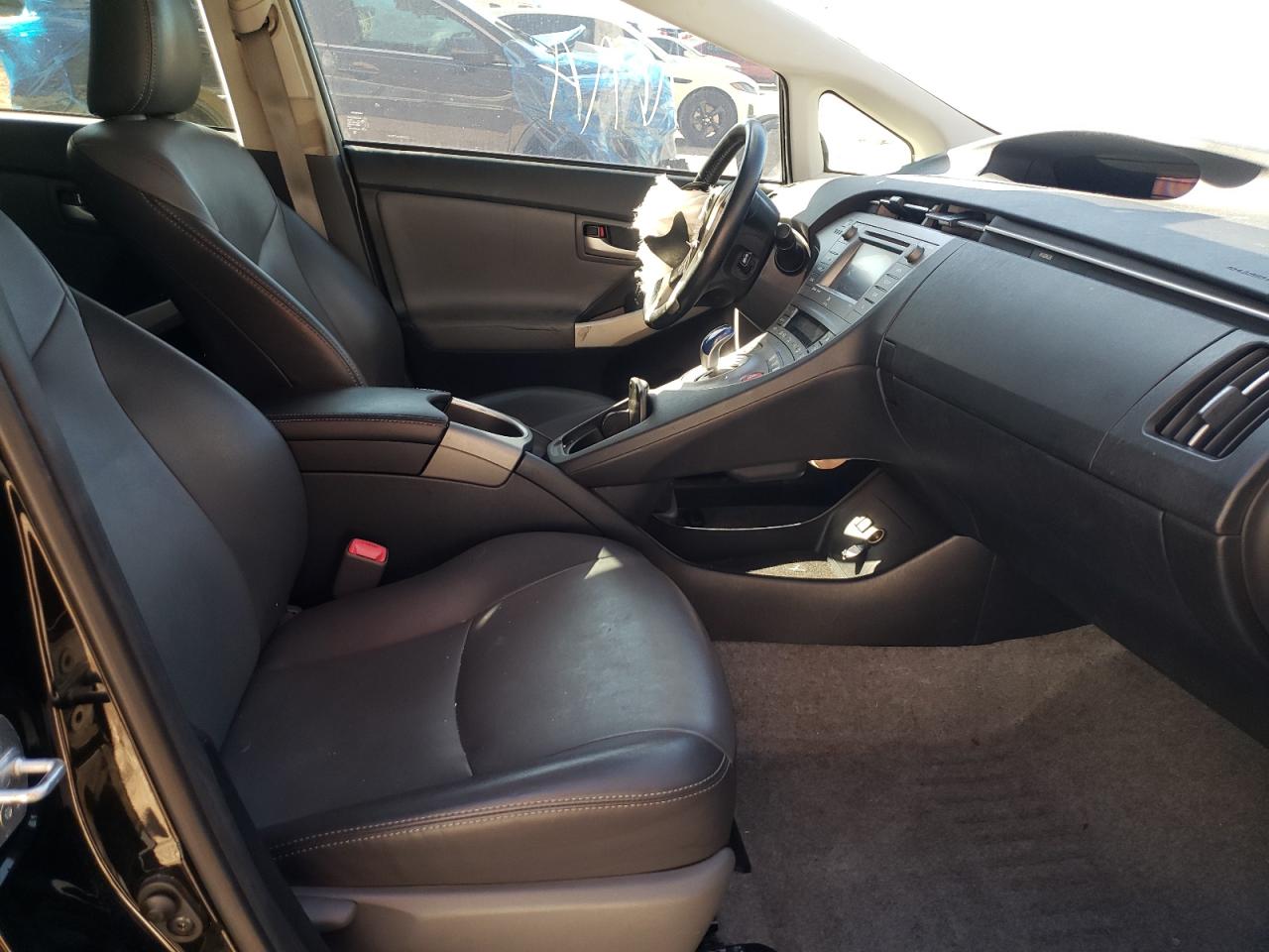Photo 5 from auction – 2013 TOYOTA PRIUS with VIN JTDKN3DU1D5702944