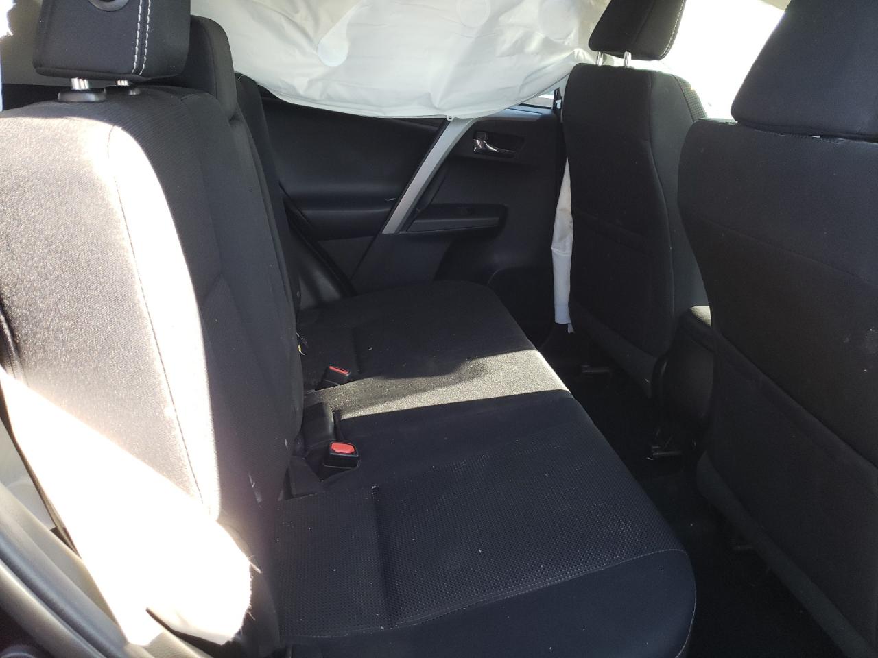 Photo 6 from auction – 2018 TOYOTA RAV4 ADVEN with VIN 2T3RFREV2JW717527