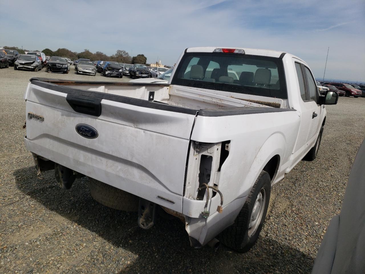 Photo 4 from auction – 2015 FORD F150 SUPER with VIN 1FTEX1C85FKE22867