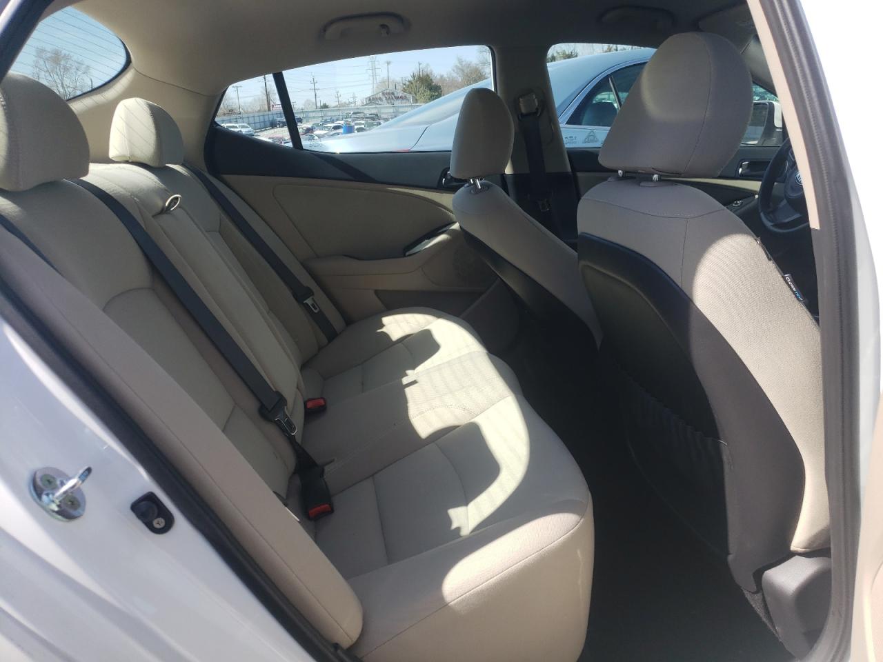 Photo 6 from auction – 2015 KIA OPTIMA LX with VIN KNAGM4A78F5530795